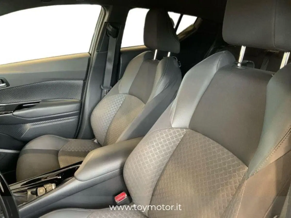 Toyota Toyota C-HR usata a Perugia (14)