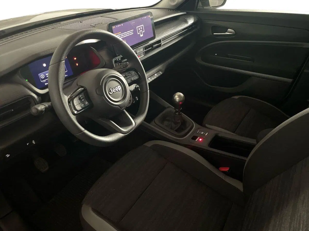 Jeep Avenger usata a Salerno (9)