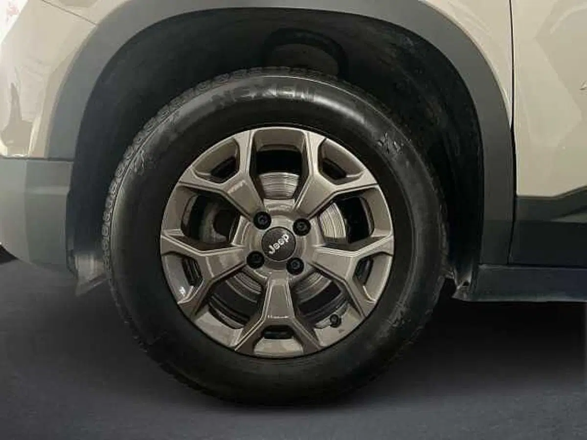 Jeep Avenger usata a Salerno (8)