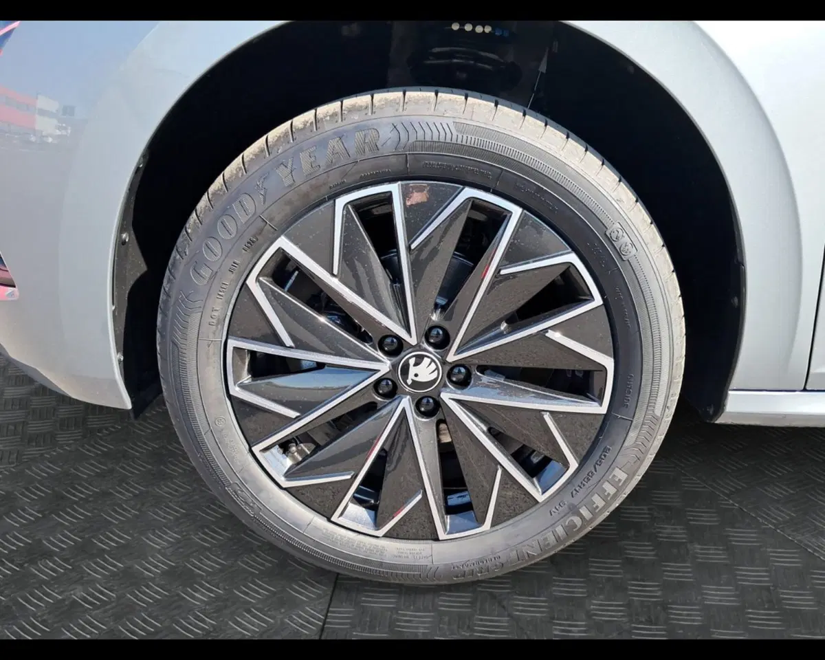 Skoda Kamiq nuova a Ravenna (9)