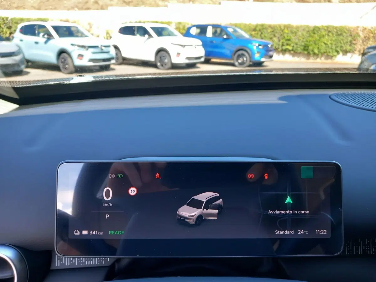 Leapmotor B03X nuova a Lucca (15)