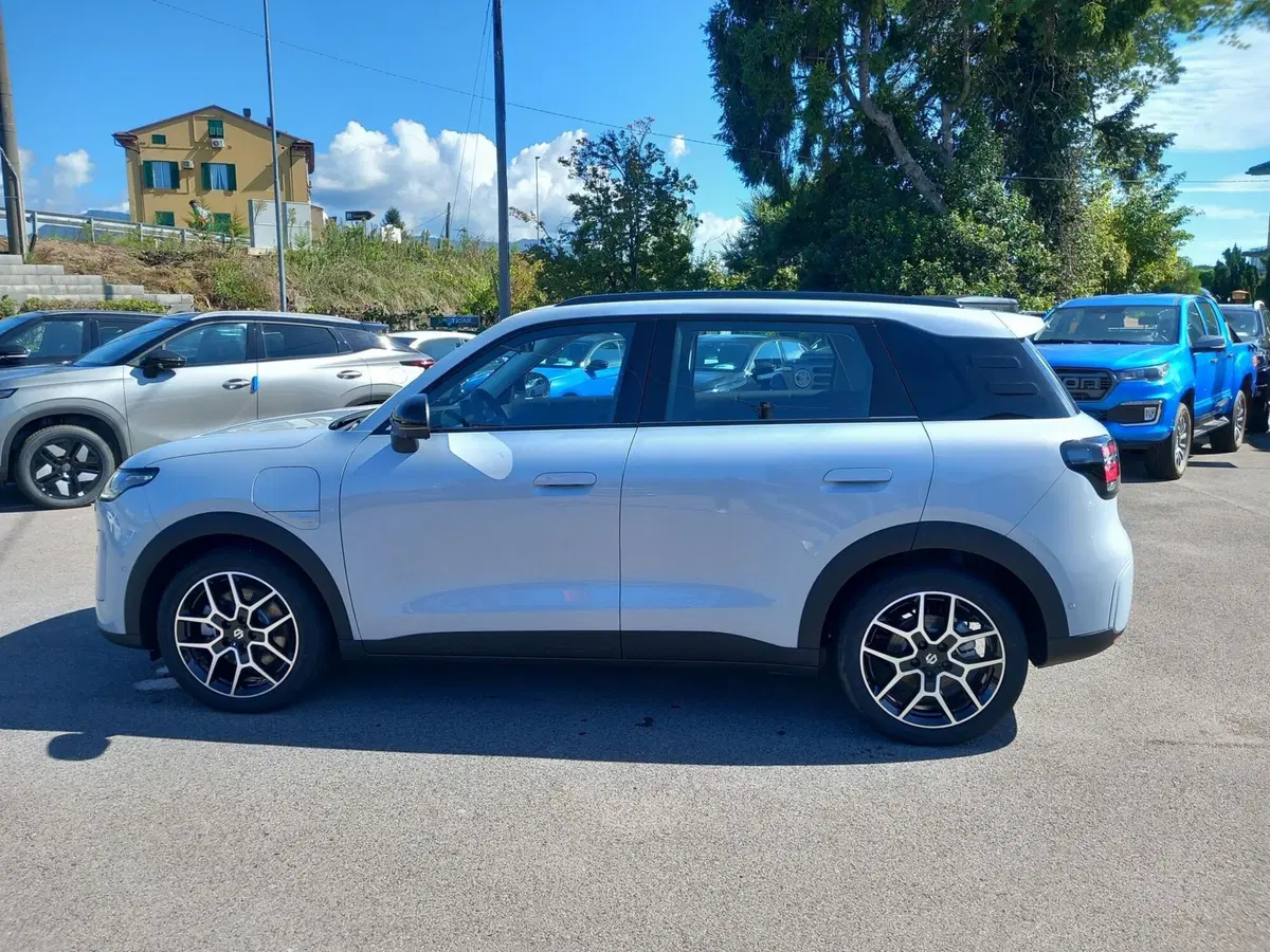 Leapmotor B03X nuova a Lucca (3)