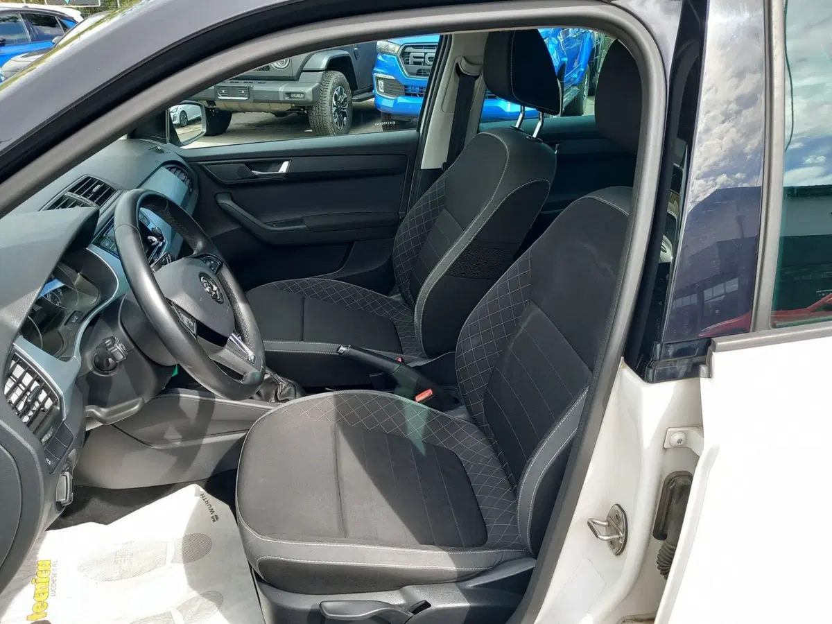 Skoda Fabia usata a Lucca (9)