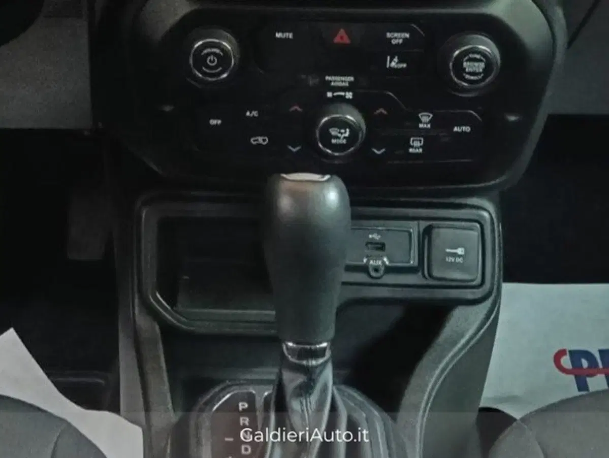 Jeep Renegade usata a Salerno (15)
