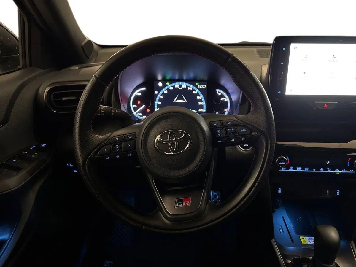 Toyota Yaris Cross usata a Prato (10)