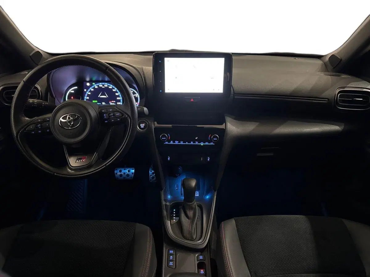 Toyota Yaris Cross usata a Prato (11)
