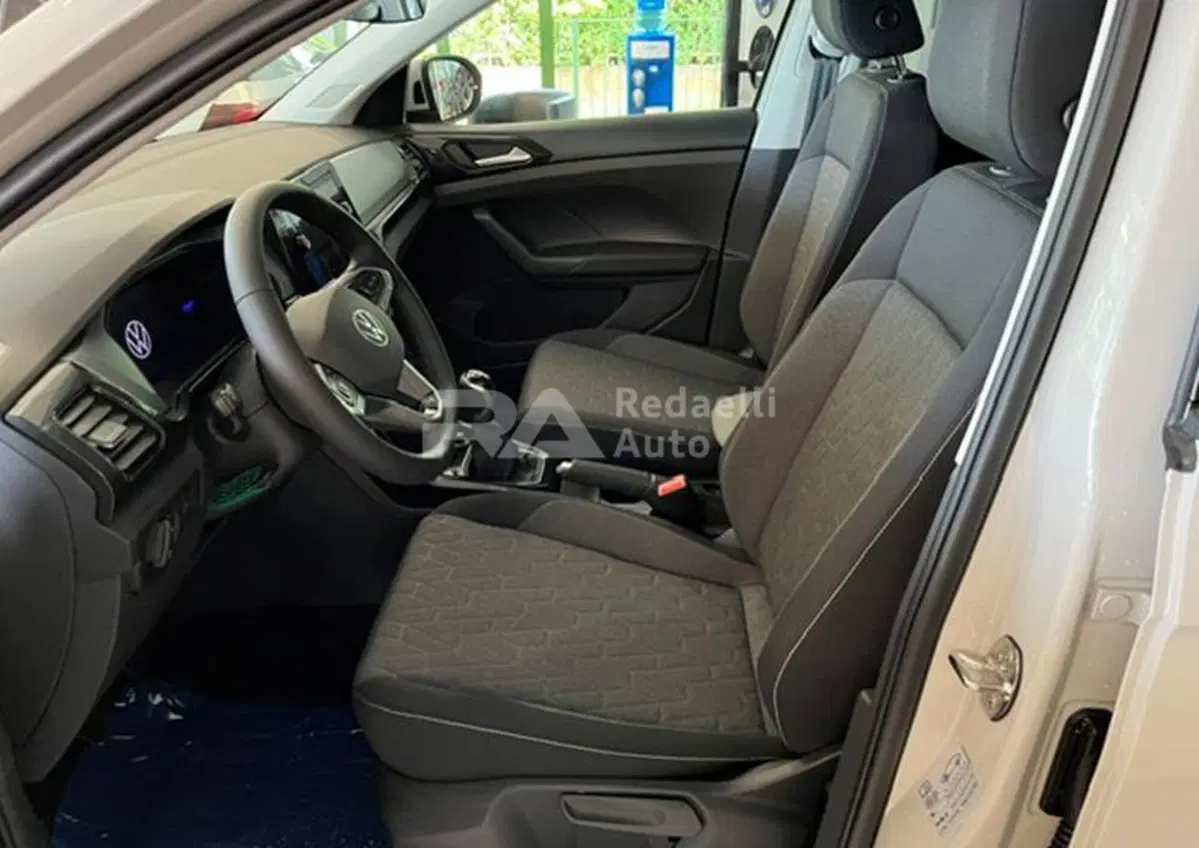 Volkswagen T-Cross nuova a Lecco (5)
