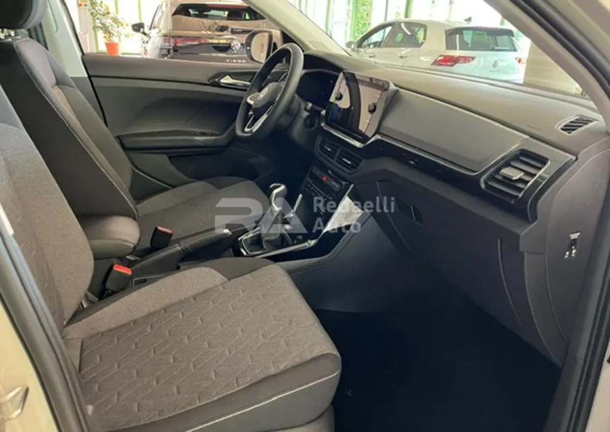 Volkswagen T-Cross nuova a Lecco (8)