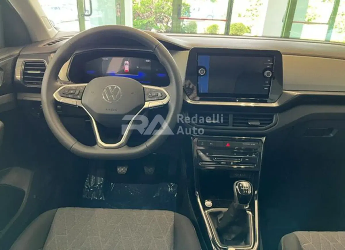Volkswagen T-Cross nuova a Lecco (10)