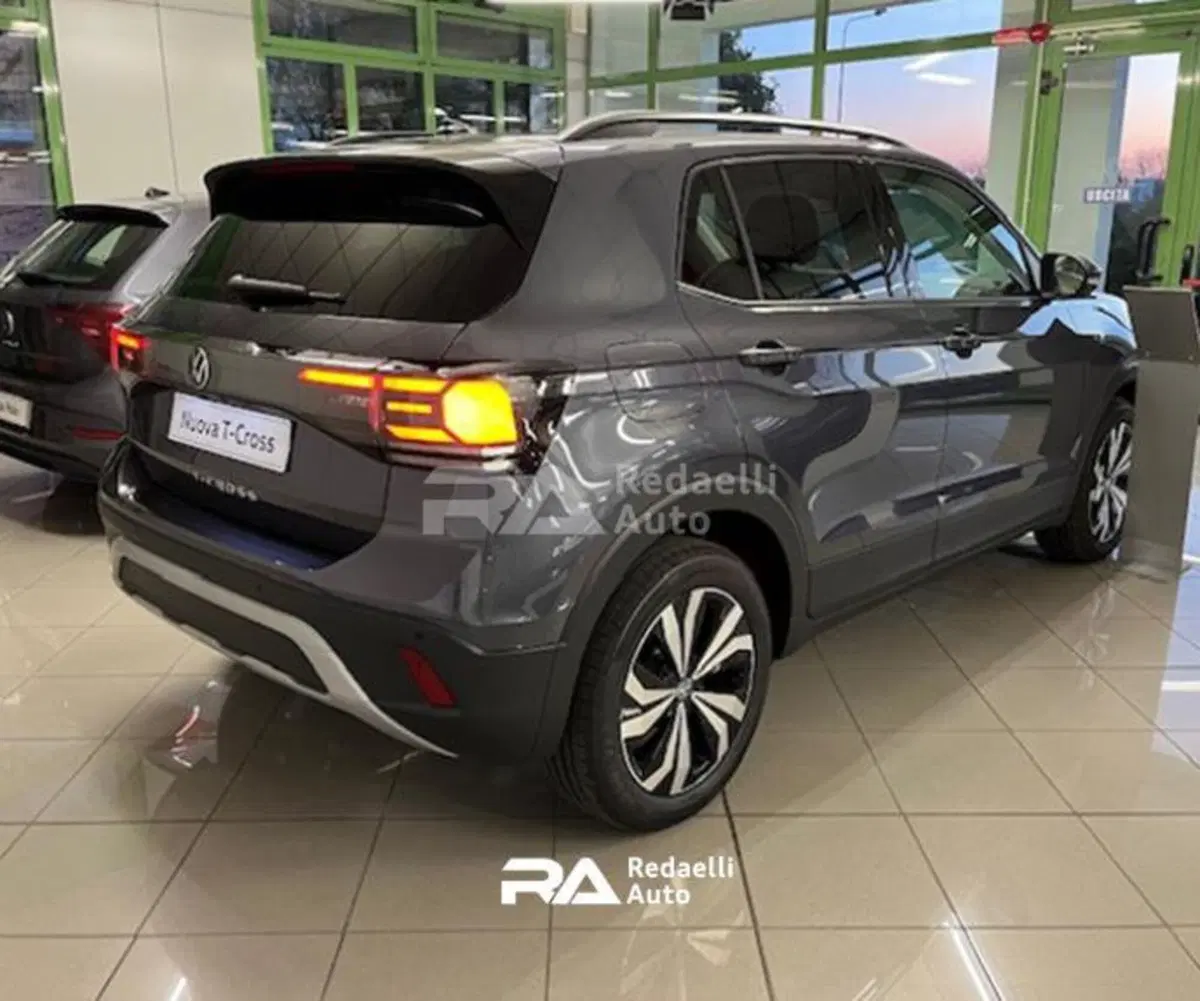 Volkswagen T-Cross nuova a Lecco (4)