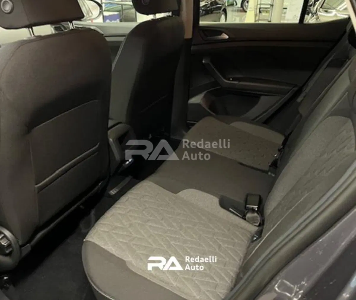 Volkswagen T-Cross nuova a Lecco (7)