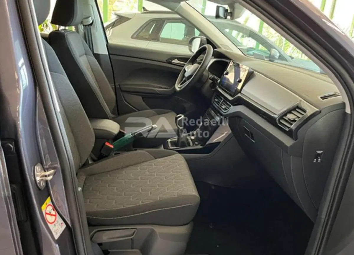 Volkswagen T-Cross nuova a Lecco (9)