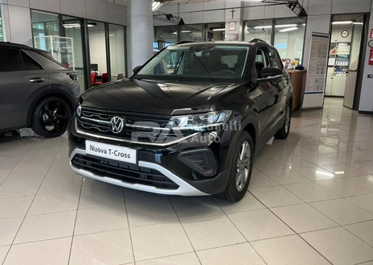 Volkswagen T-Cross nuova a Lecco (2)