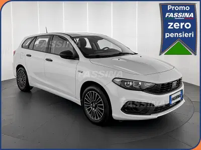 Fiat Tipo Station Wagon Tipo SW 1.0 t3 Cross 100cv del 2023 usata a Milano