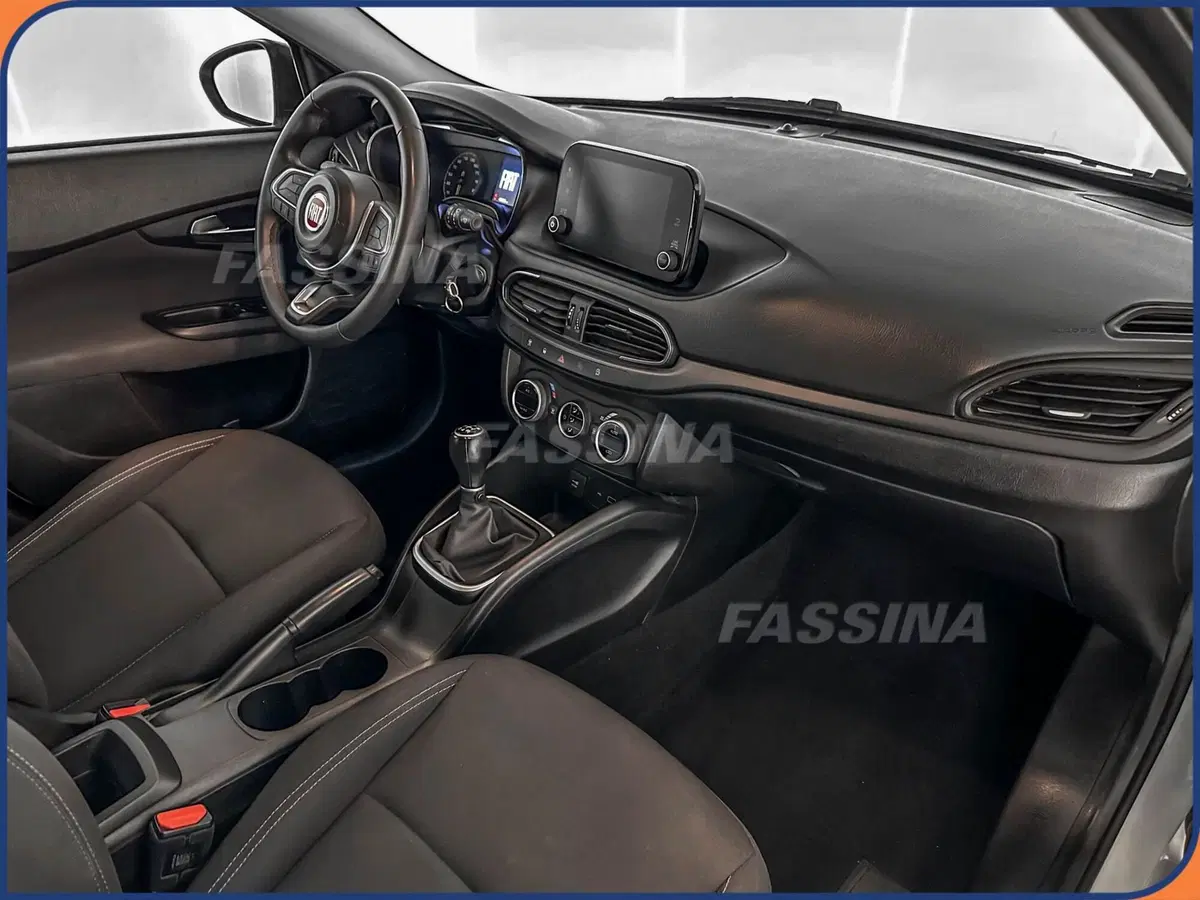 Fiat Tipo Station Wagon usata a Milano (13)