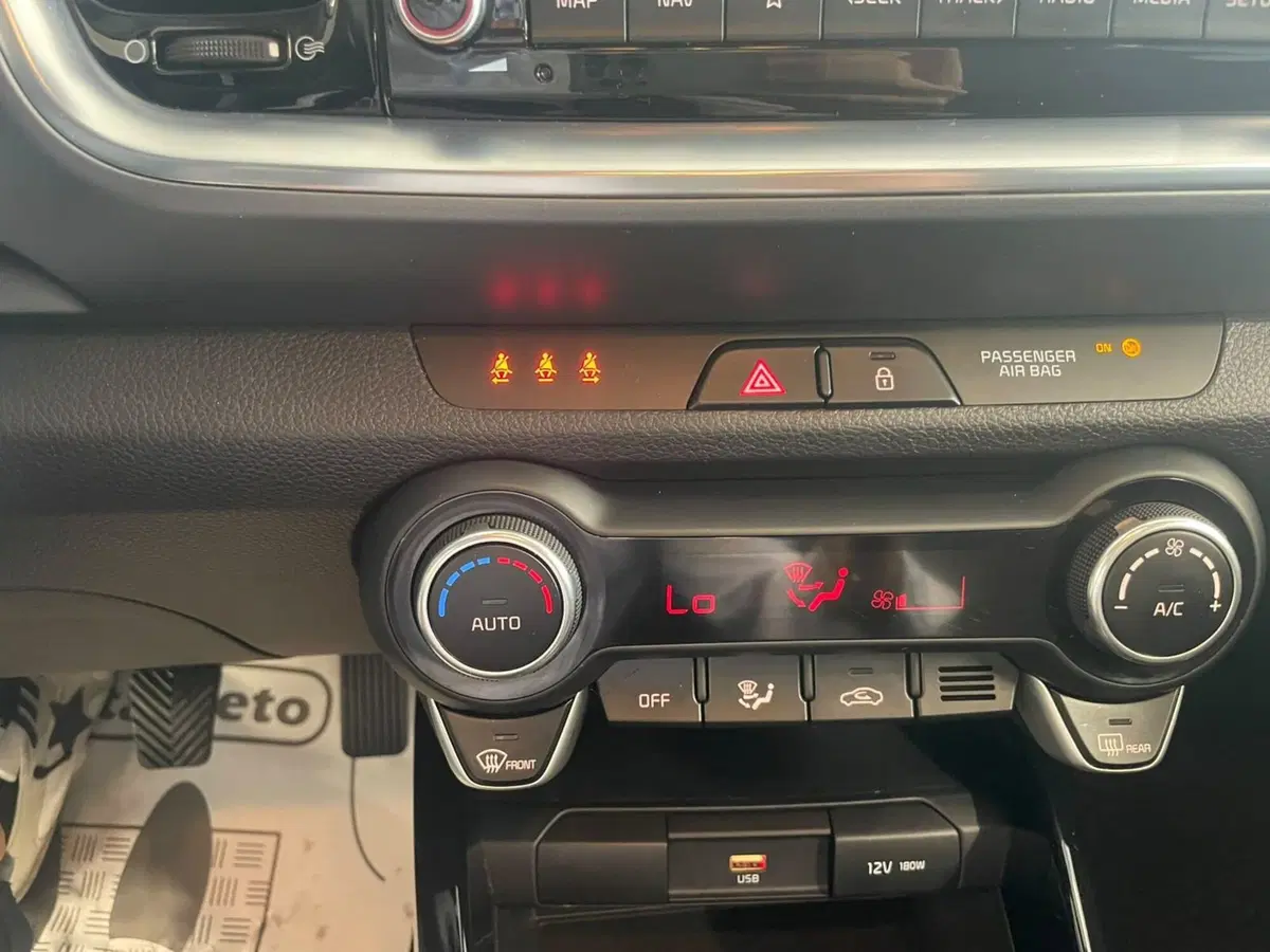 Kia Stonic usata a Lucca (14)