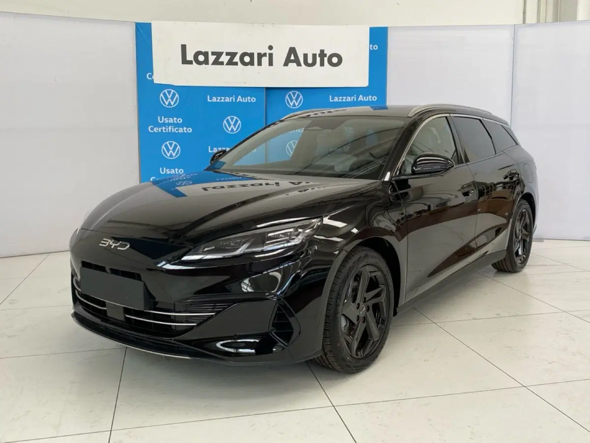 Byd Seal 6 DM-i Station Wagon nuova a Lodi