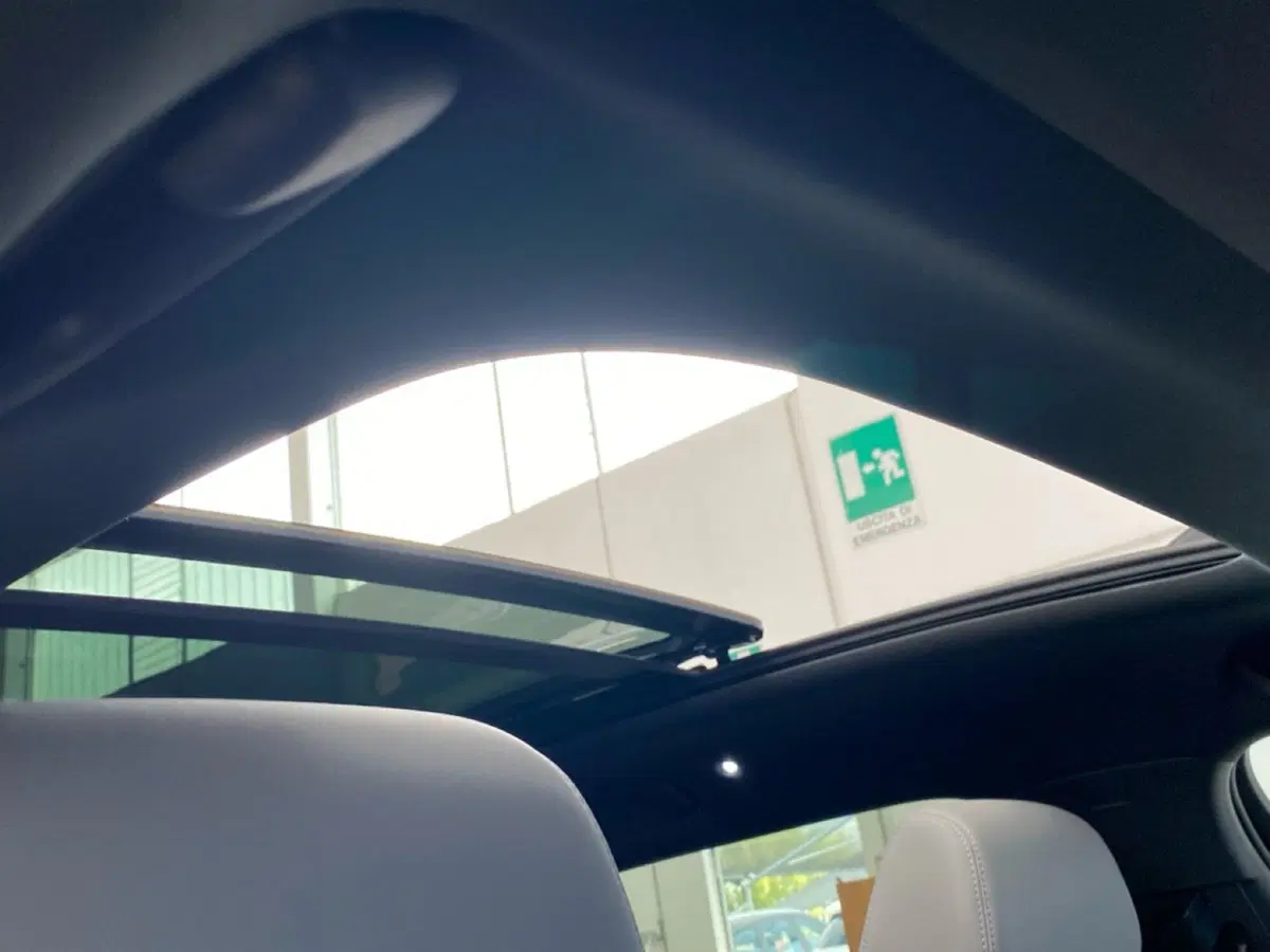 Byd Seal 6 DM-i Station Wagon nuova a Lodi (10)