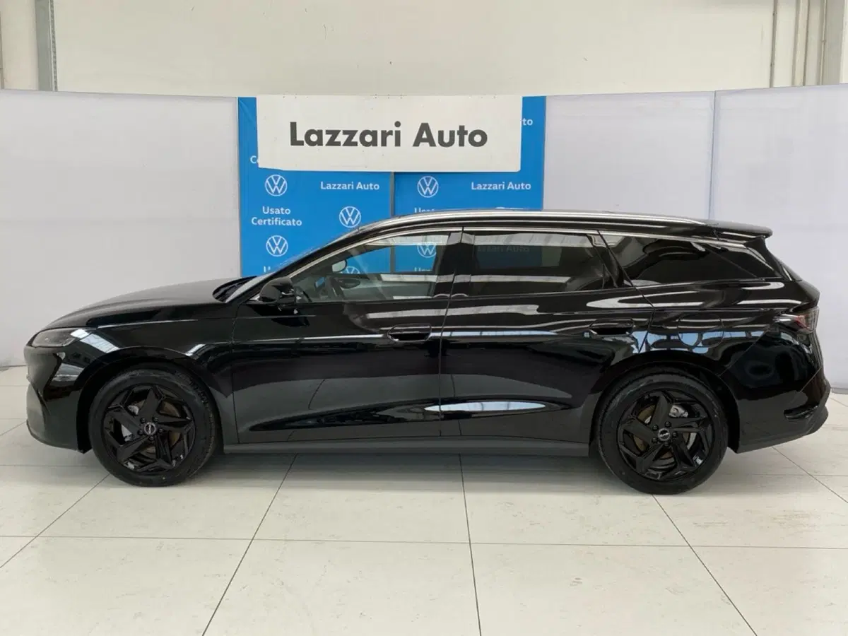 Byd Seal 6 DM-i Station Wagon nuova a Lodi (2)