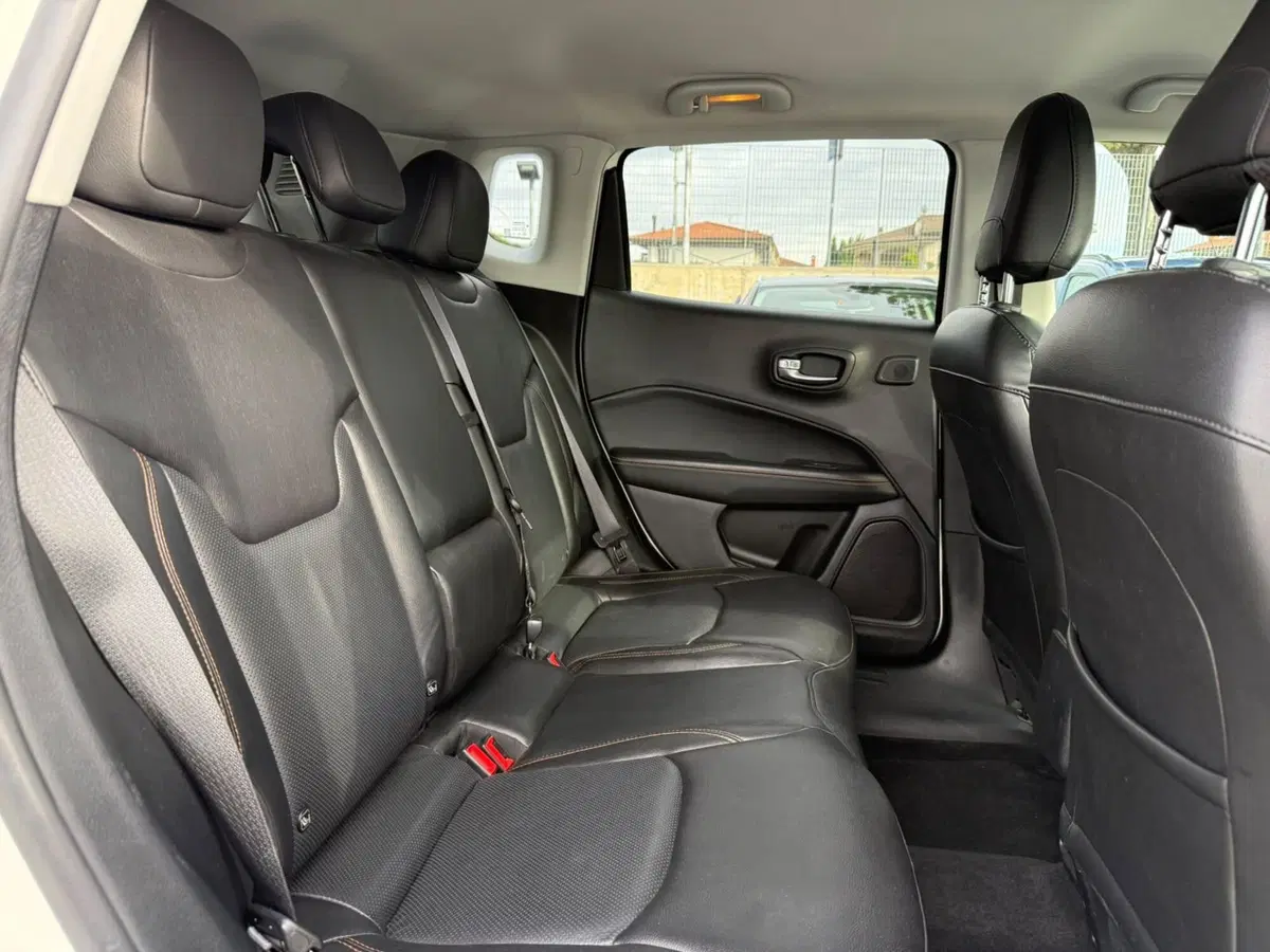 Jeep Compass usata a Massa-Carrara (15)