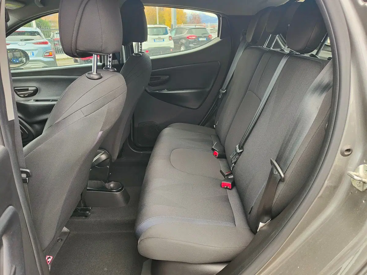 Lancia Ypsilon usata a Torino (12)