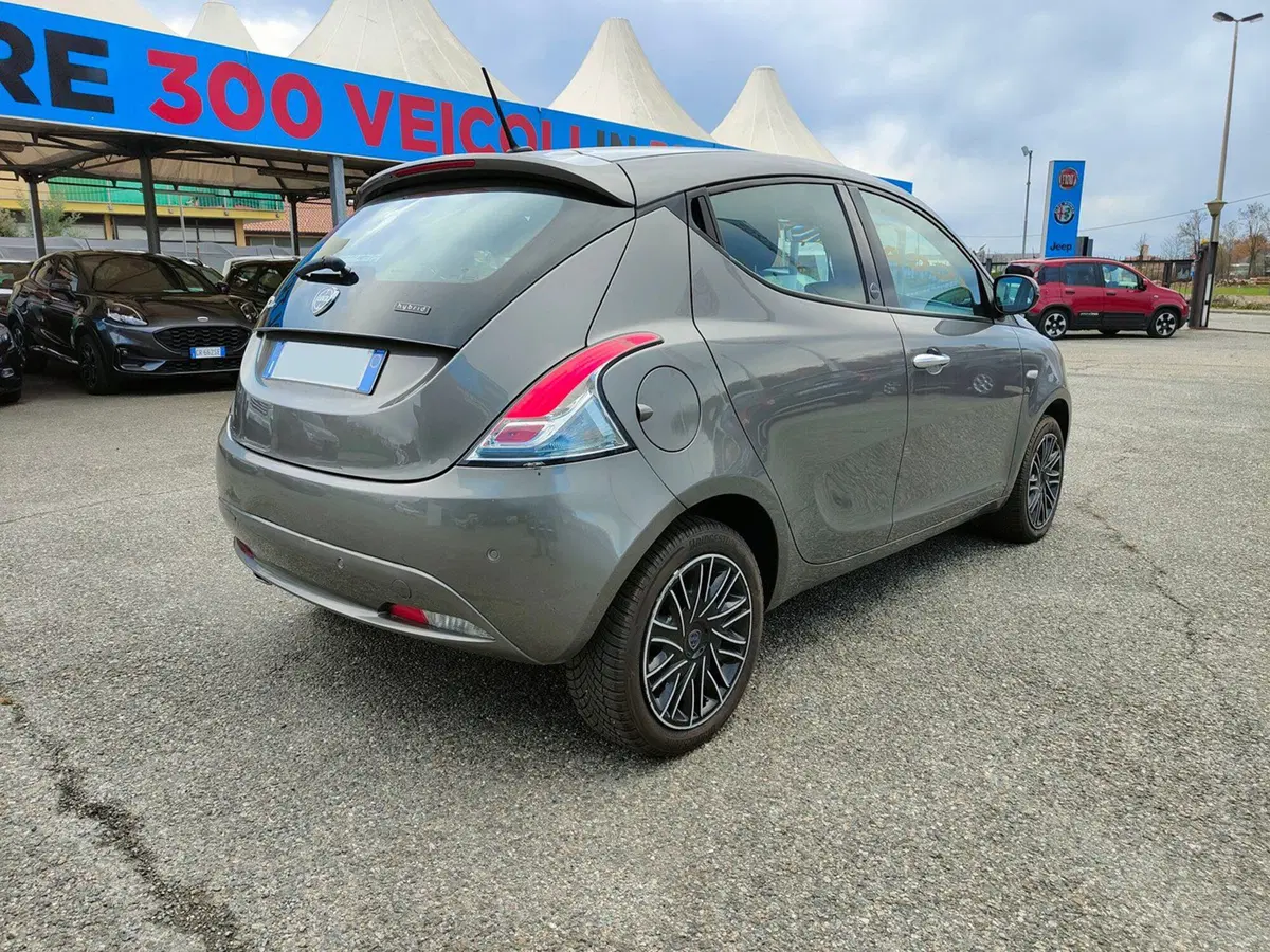 Lancia Ypsilon usata a Torino (4)