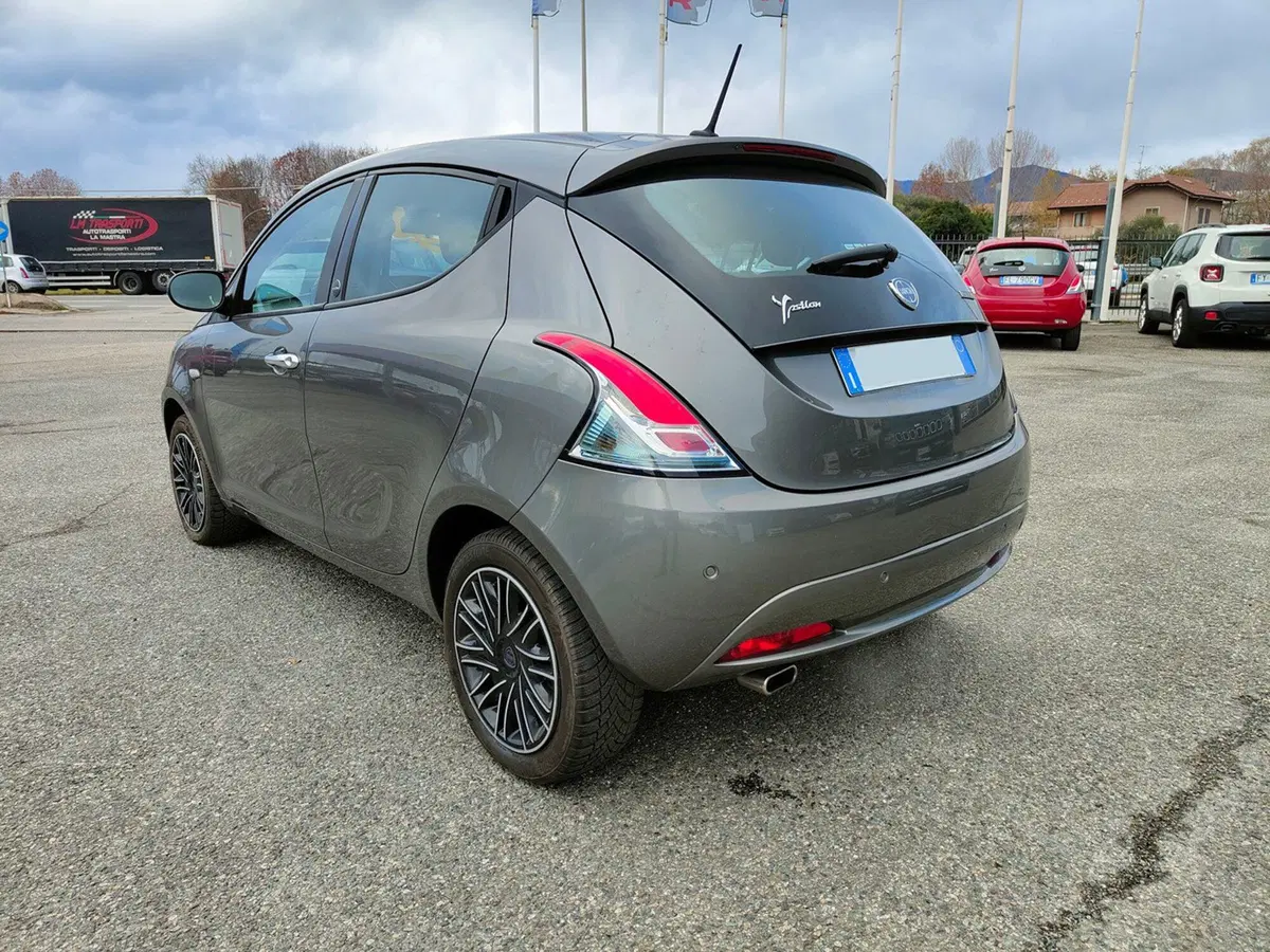 Lancia Ypsilon usata a Torino (5)