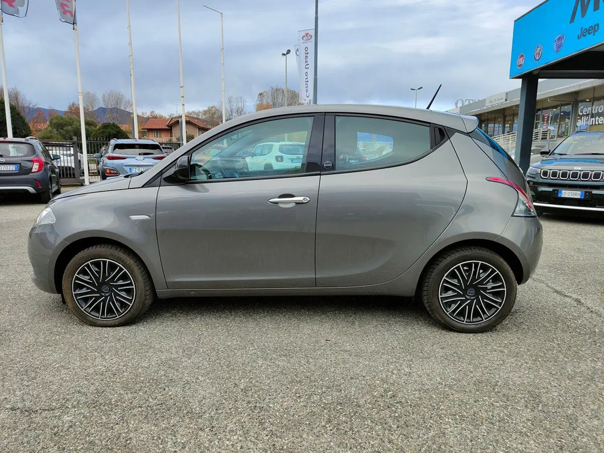 Lancia Ypsilon usata a Torino (6)