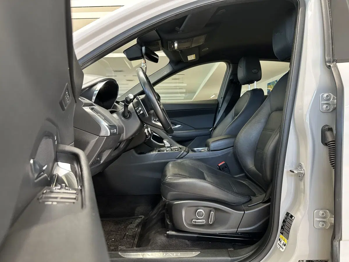 Jaguar E-Pace usata a Forlì-Cesena (4)