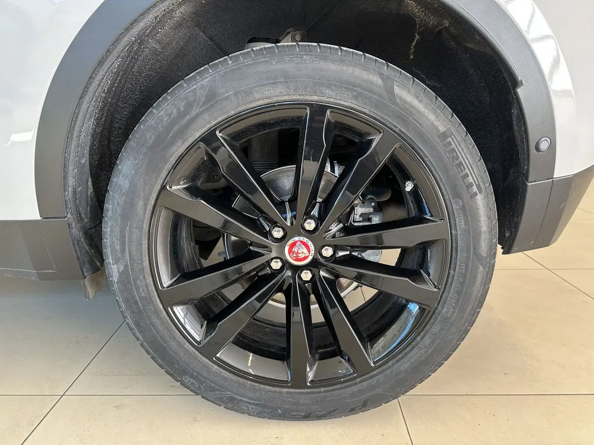 Jaguar E-Pace usata a Forlì-Cesena (9)