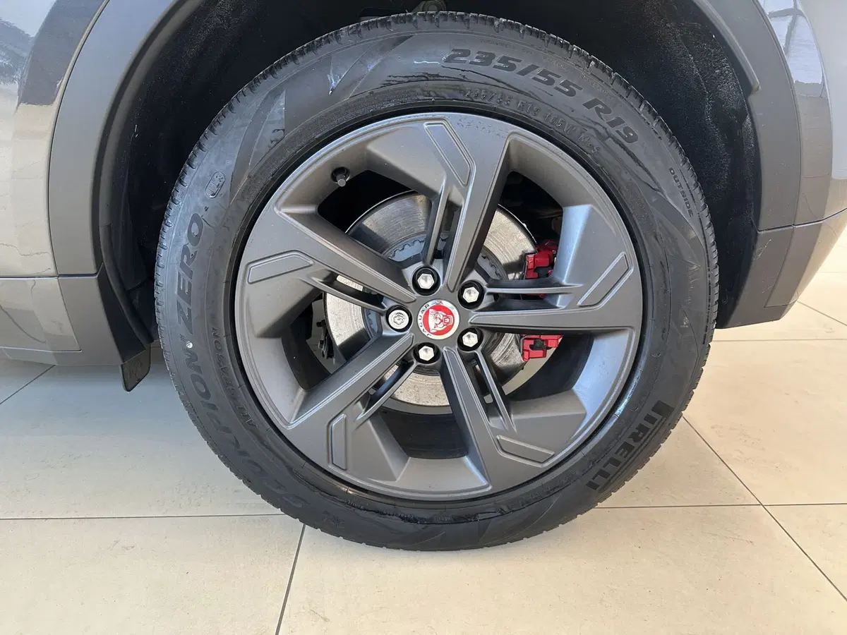 Jaguar E-Pace usata a Forlì-Cesena (9)
