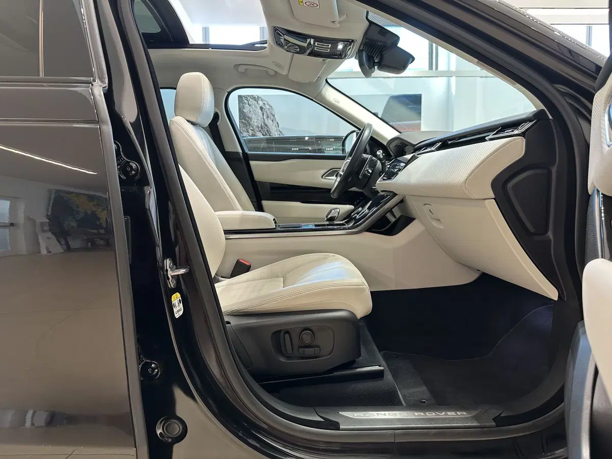 Land Rover Range Rover Velar usata a Forlì-Cesena (3)