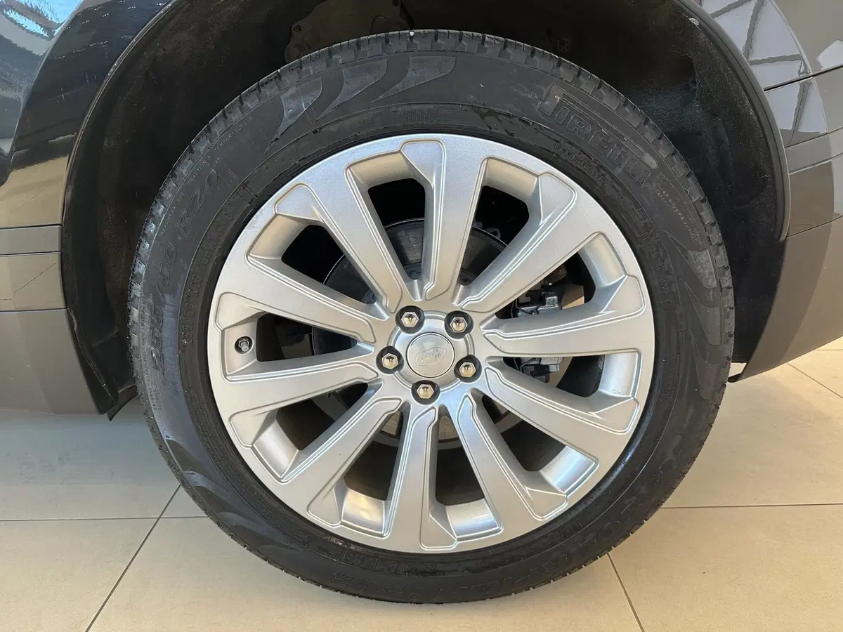 Land Rover Range Rover Velar usata a Forlì-Cesena (9)