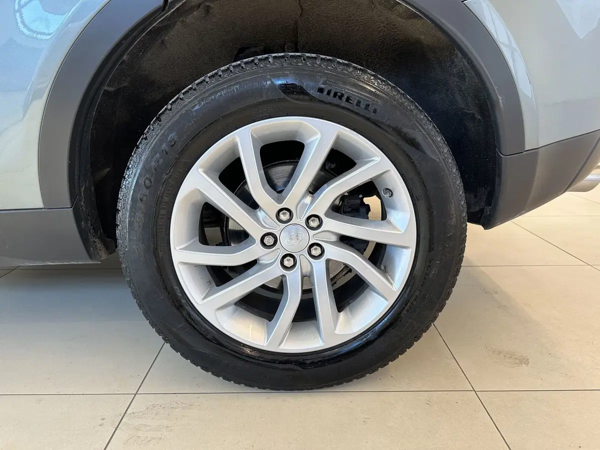 Land Rover Discovery Sport usata a Forlì-Cesena (9)