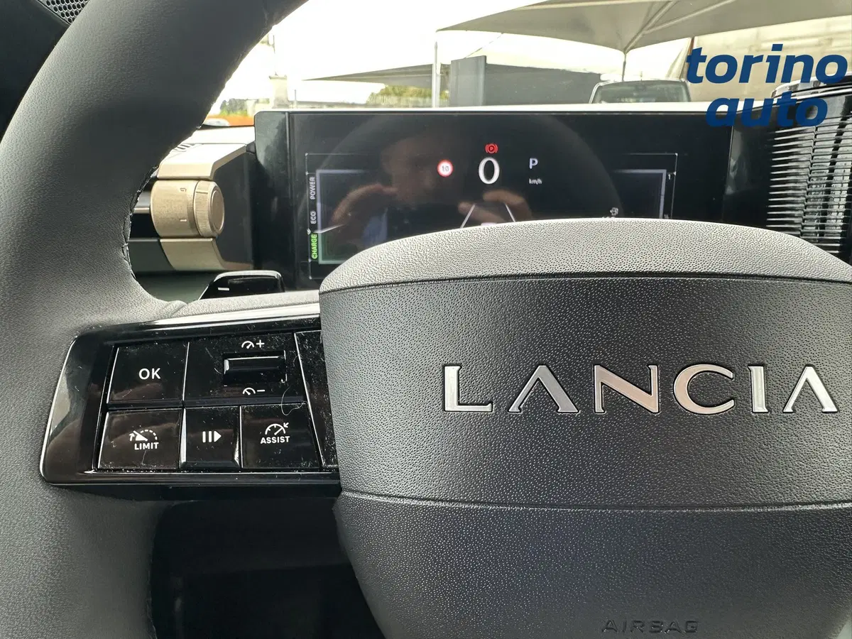 Lancia Ypsilon usata a Torino (18)