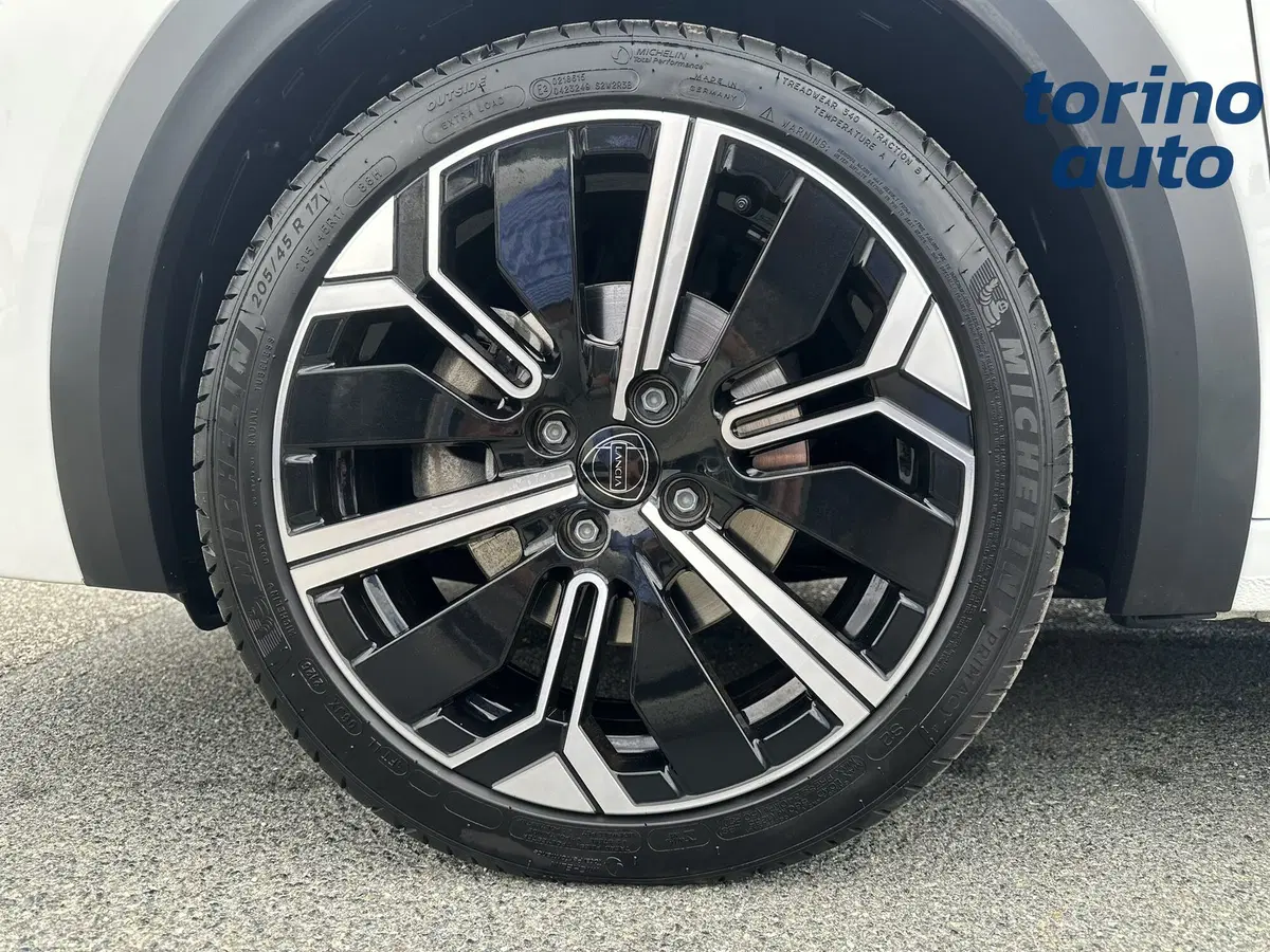 Lancia Ypsilon usata a Torino (9)