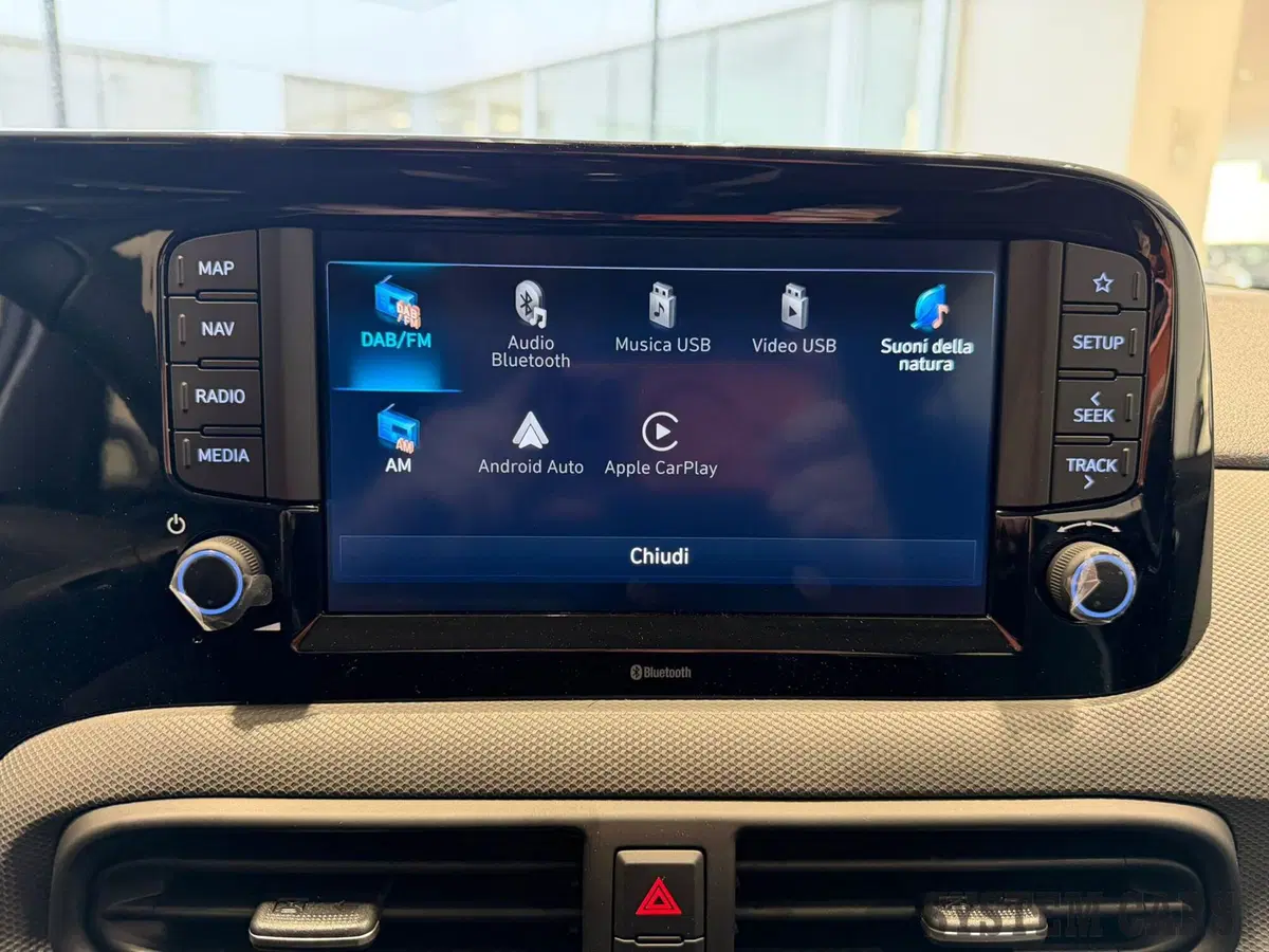 Hyundai i10 nuova a Varese (11)
