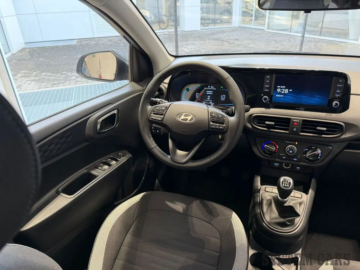 Hyundai i10 nuova a Varese (8)