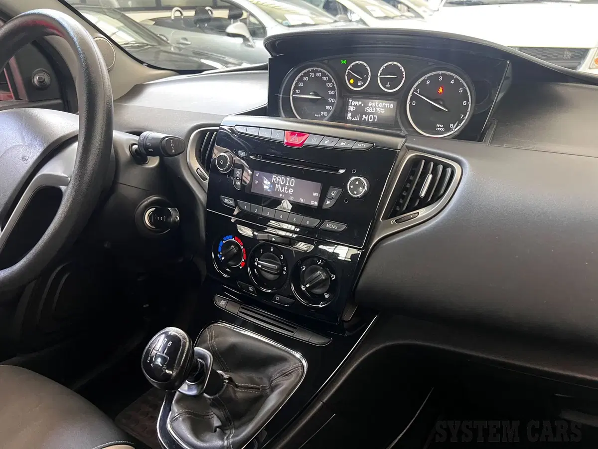 Lancia Ypsilon usata a Monza e Brianza (9)