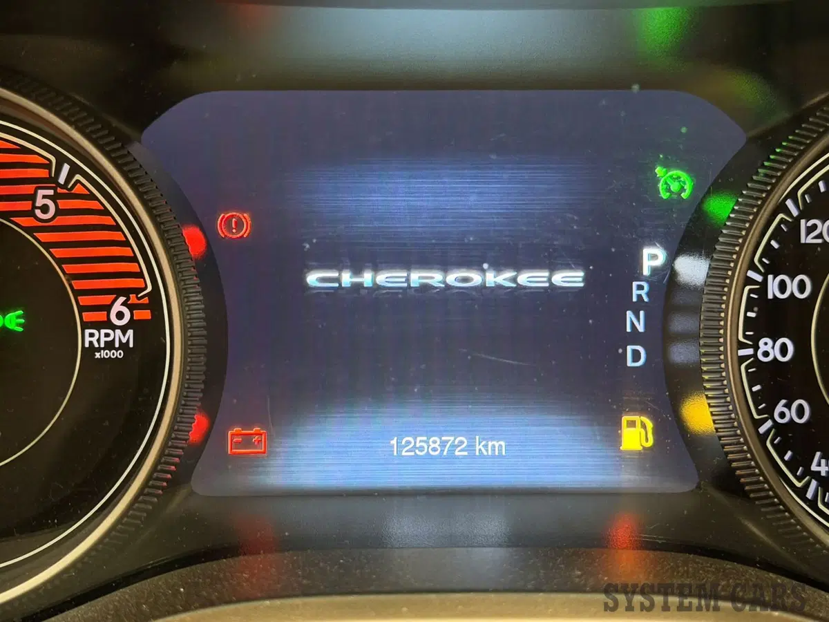 Jeep Cherokee usata a Varese (11)