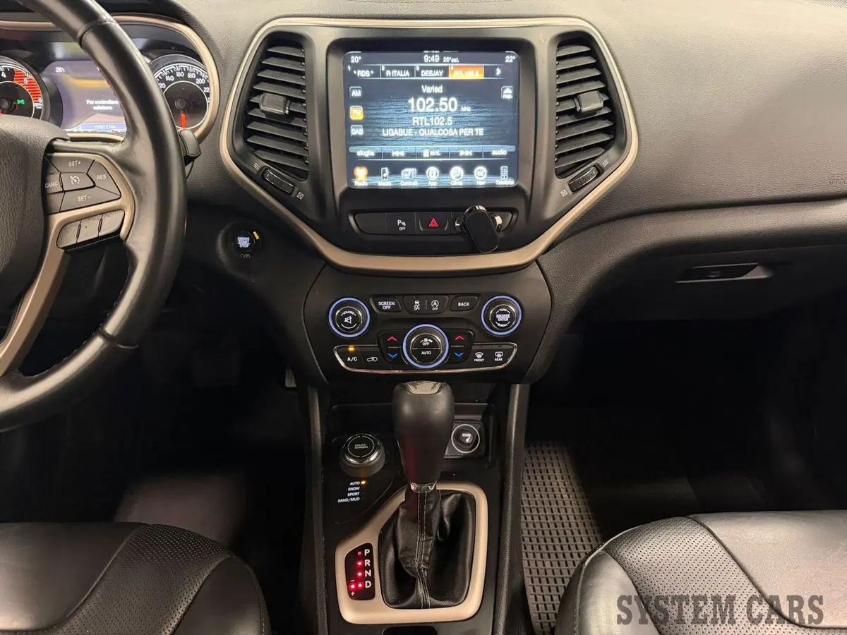 Jeep Cherokee usata a Varese (9)