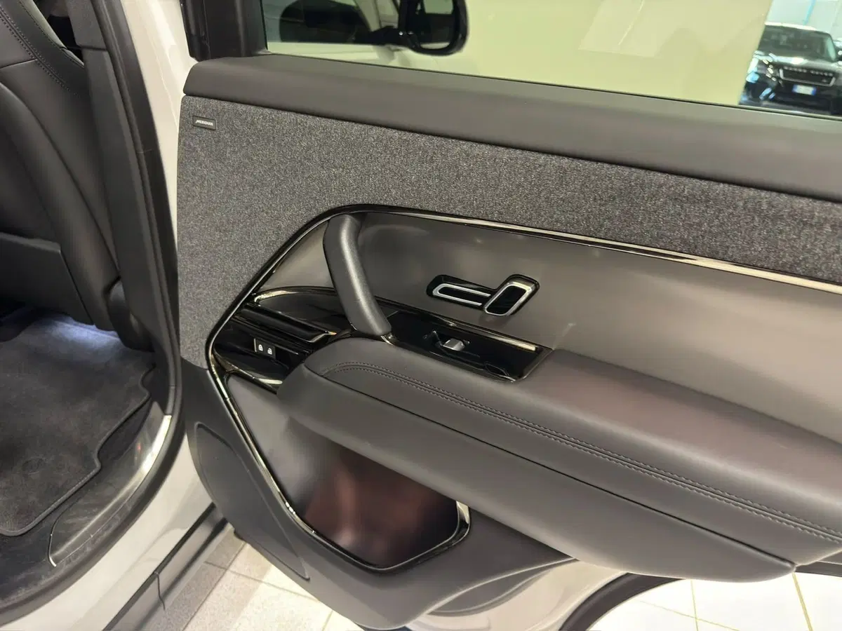 Land Rover Range Rover usata a Novara (17)