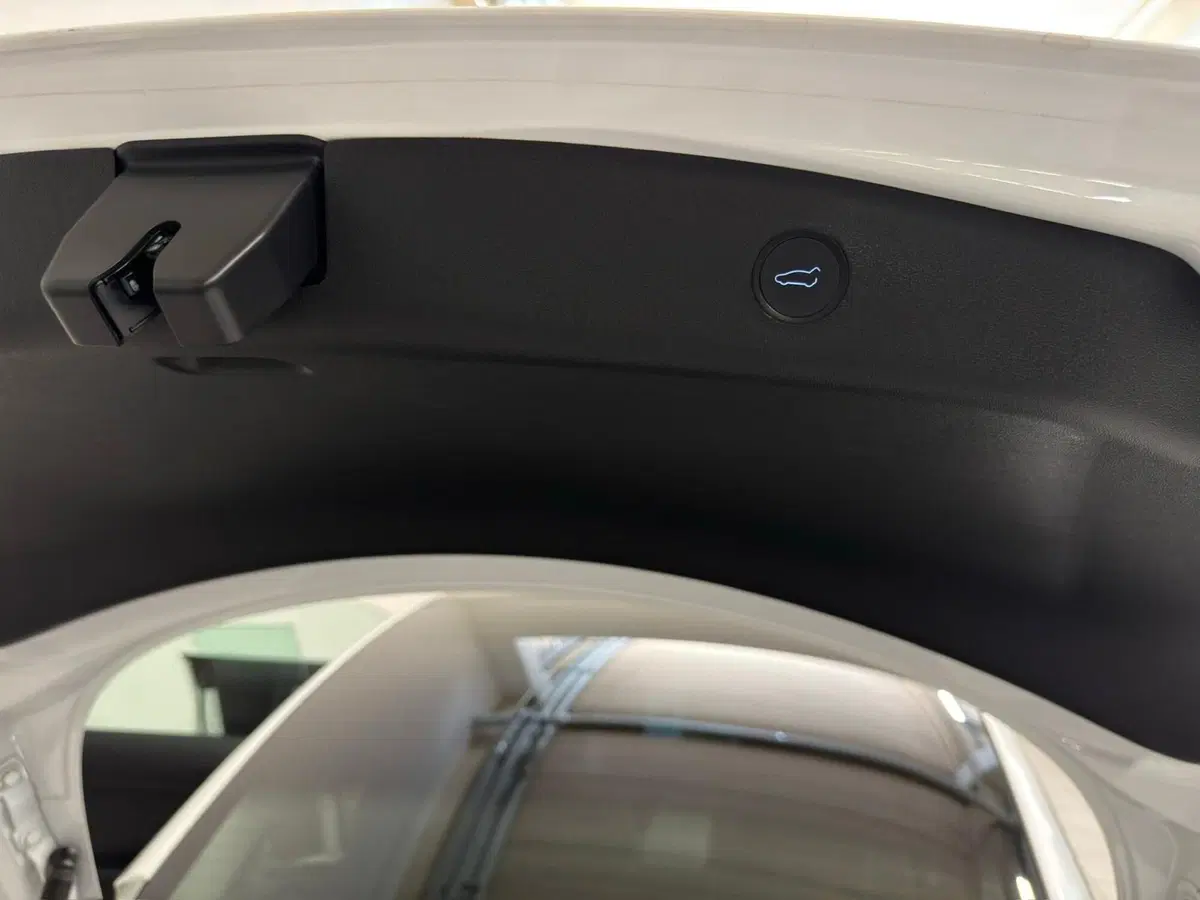Tesla Model 3 usata a Verbano Cusio Ossola (16)
