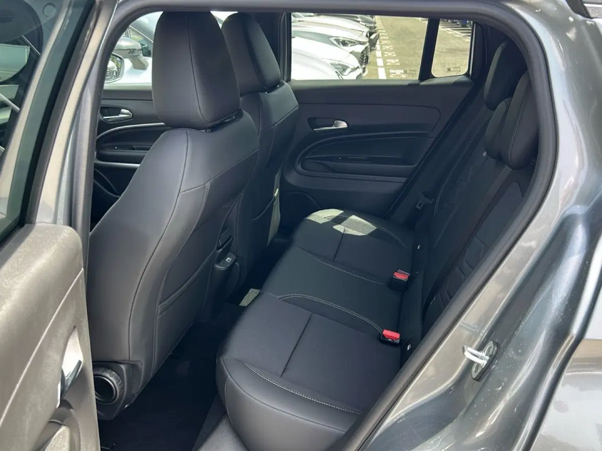Jeep Avenger nuova a Roma (11)
