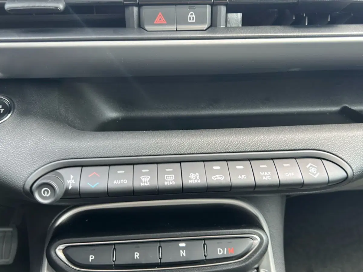 Jeep Avenger nuova a Roma (16)