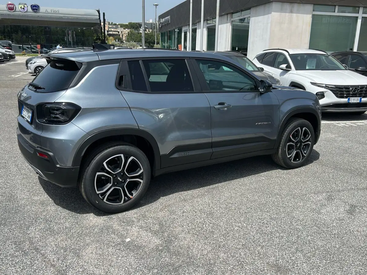 Jeep Avenger nuova a Roma (6)