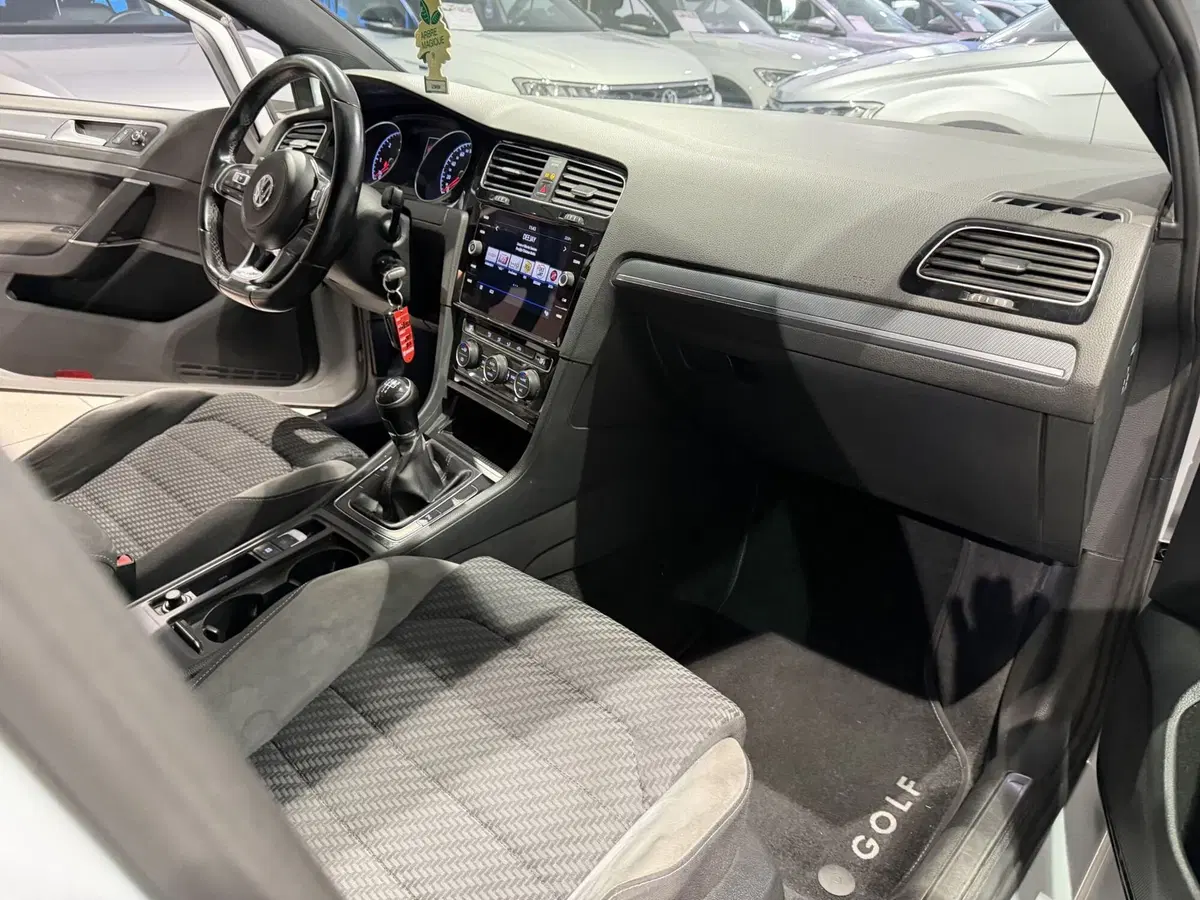 Volkswagen Golf usata a Genova (10)