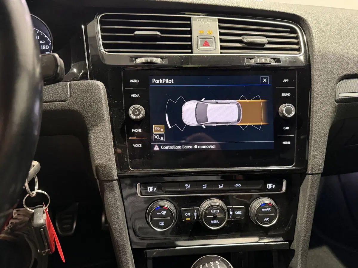 Volkswagen Golf usata a Genova (13)