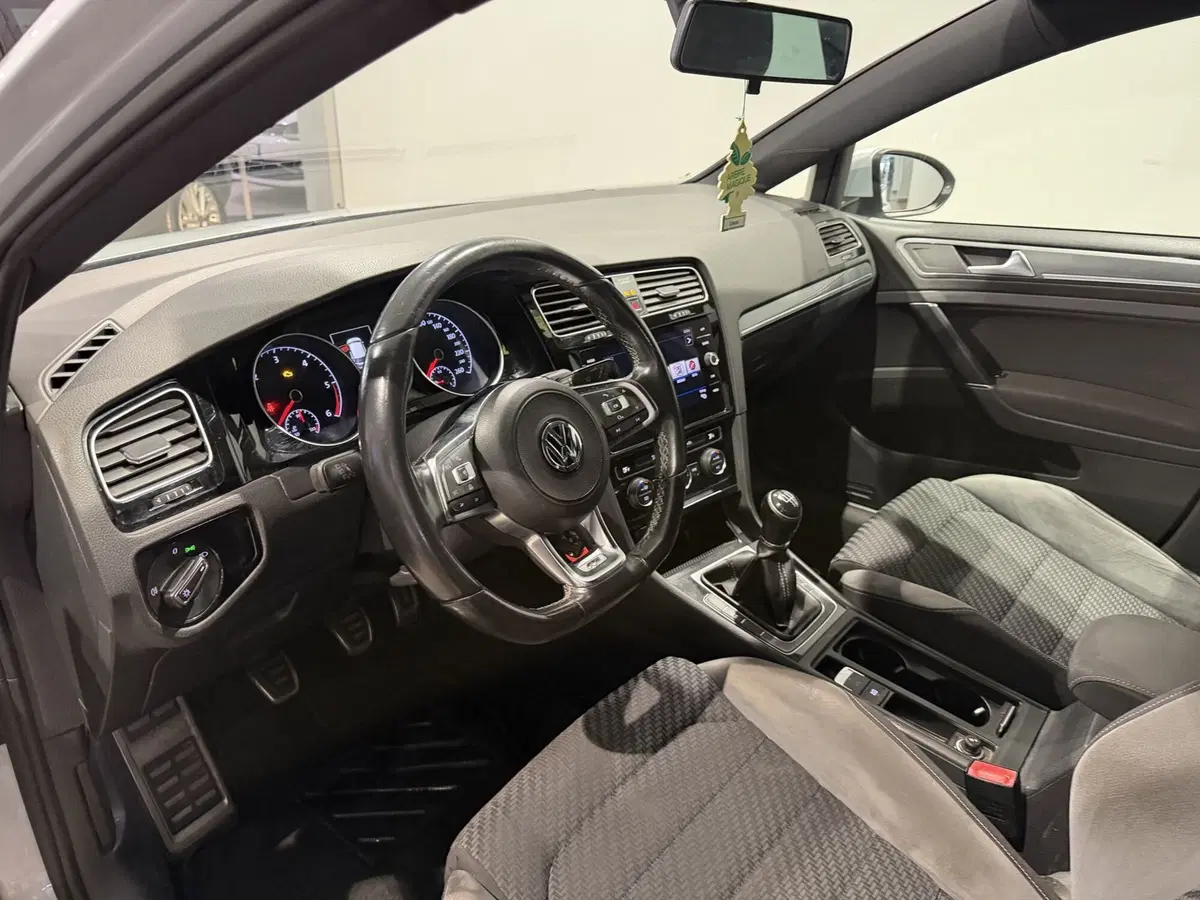 Volkswagen Golf usata a Genova (7)
