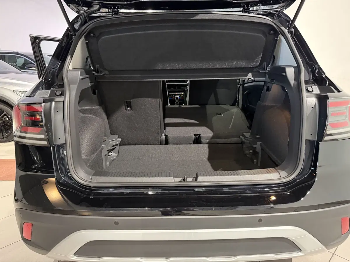 Volkswagen T-Cross nuova a Genova (10)